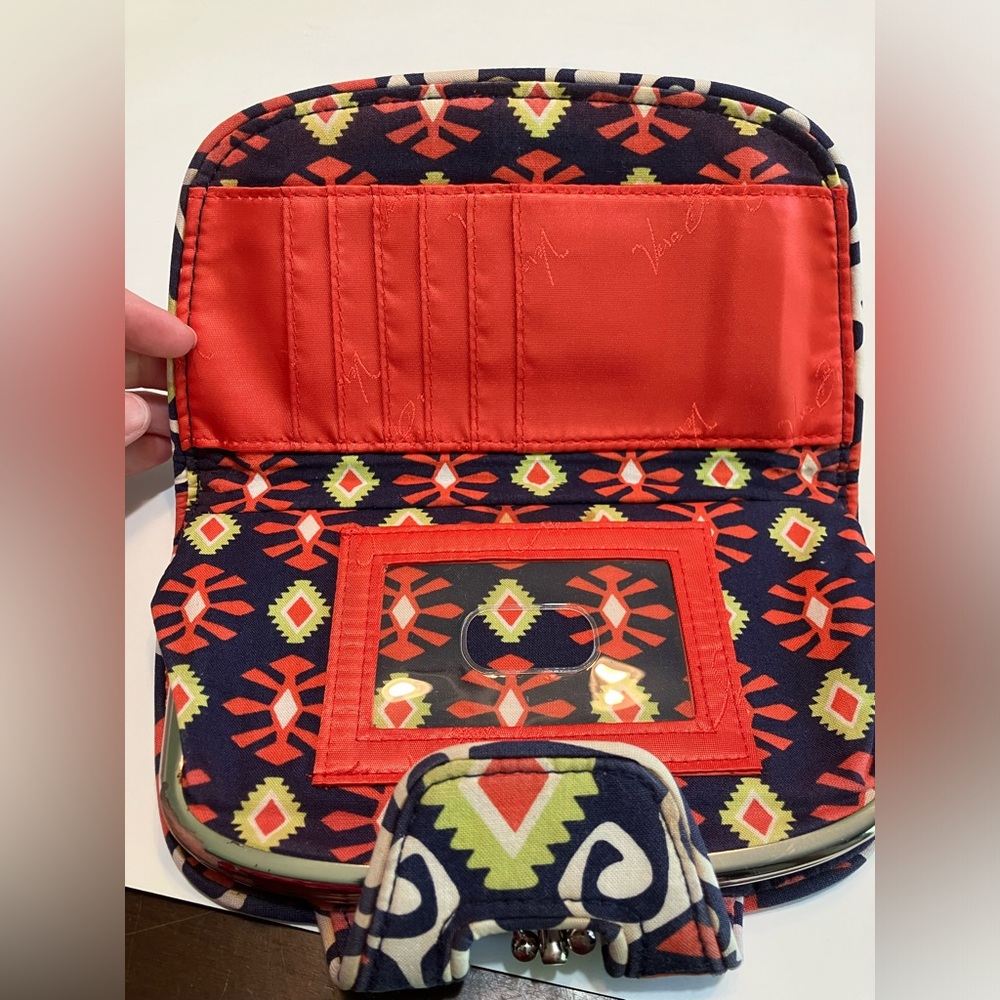Vera Bradley quilted cotton clutch wallet Kiss N snap Sun Valley Navy Red Green - Picture 4 of 6